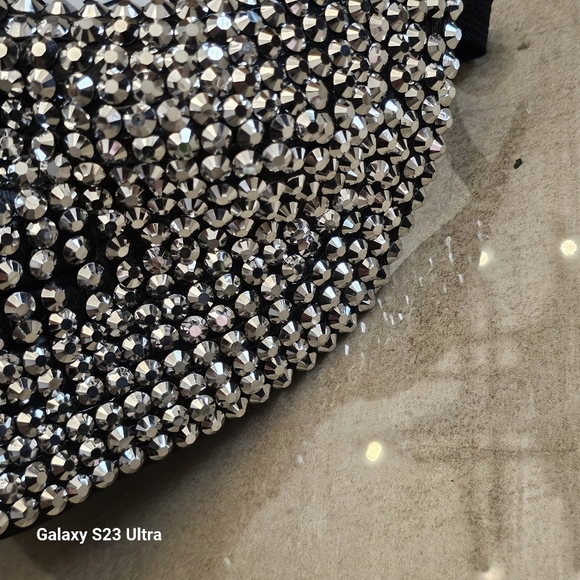 NWOT Crystal Embellished Half Skull Mask - Picture 6 of 8